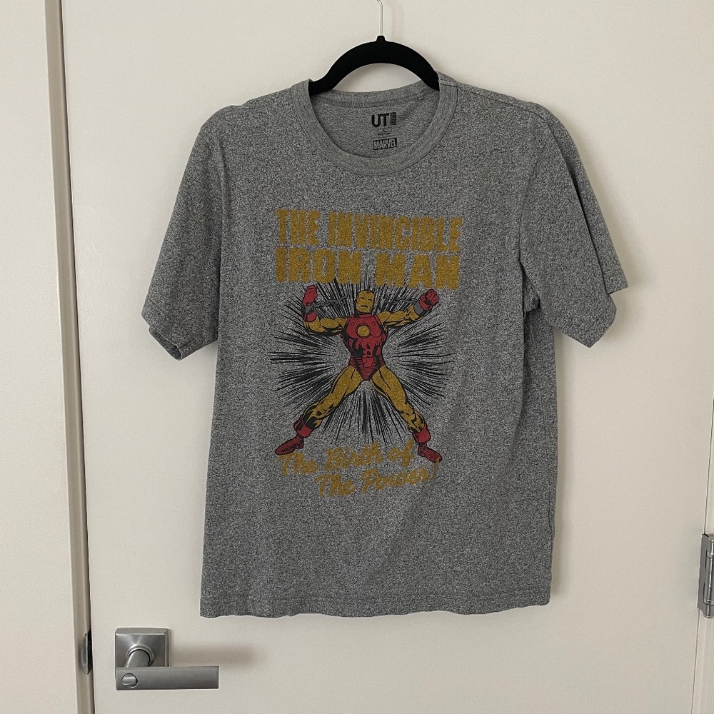 Uniqlo Men's T-Shirt: MARVEL UT - Ironman